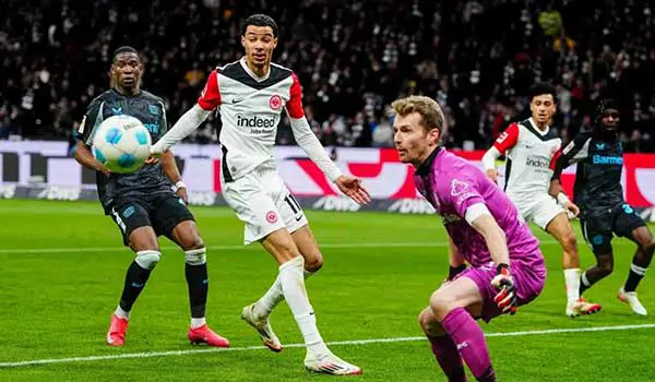 توقيت مباراة باير ليفركوزن وآينتراخت فرانكفورت في الدوري الألماني 2025/2026 يلا شوت