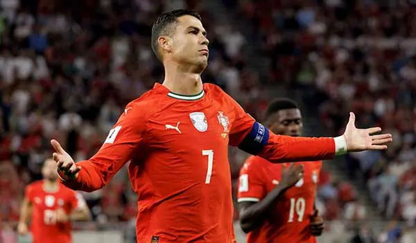 كريستيانو رونالدو يحصل على جائزة "الأفضل في التاريخ"