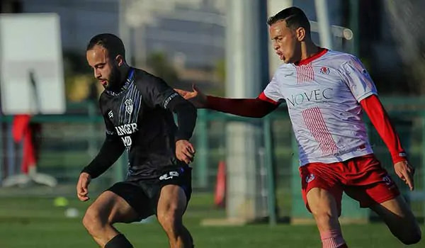 موعد مباراة اتحاد طنجة وحسنية أكادير في الدوري المغربي 2025/2026 والقنوات الناقلة